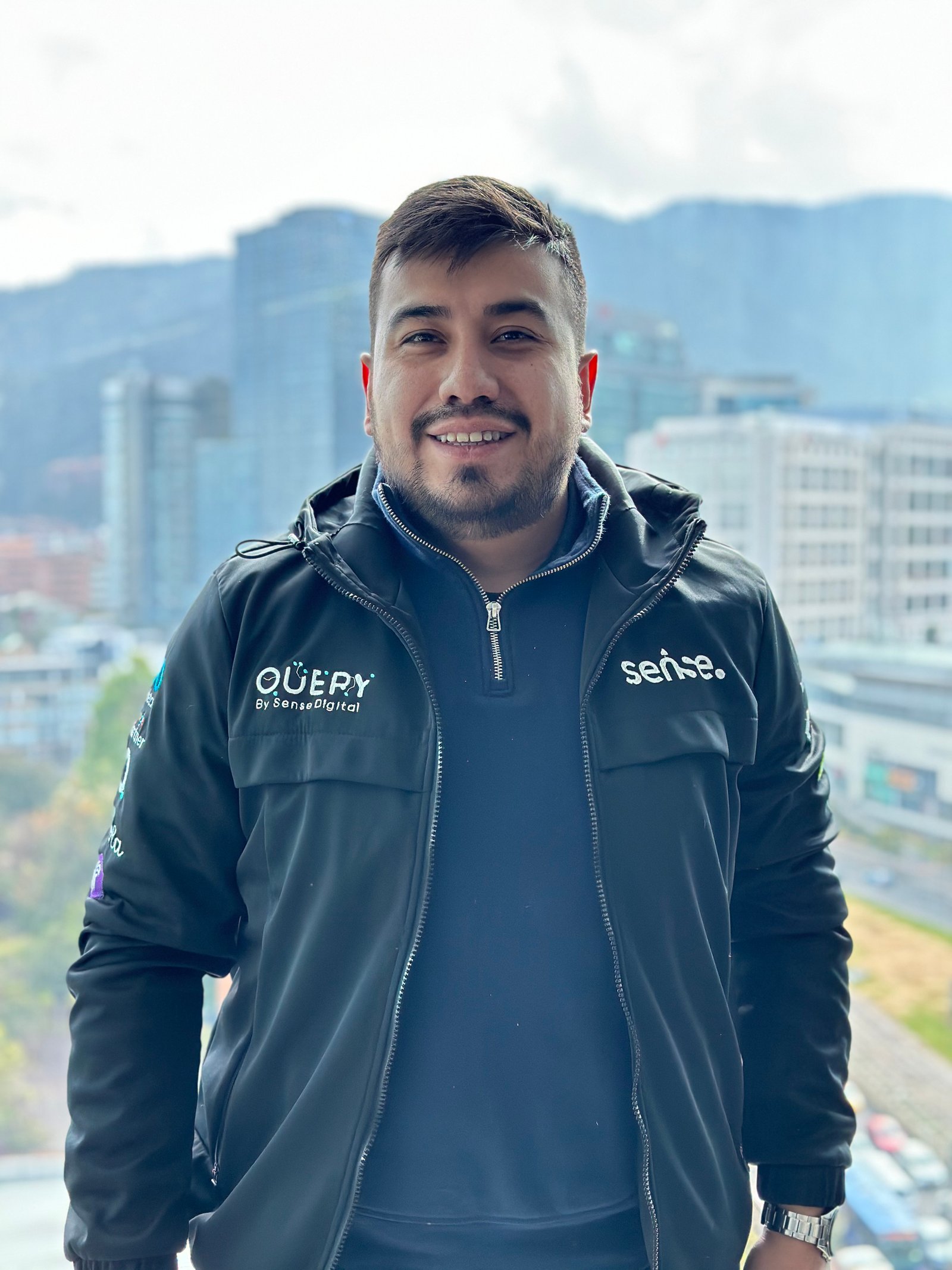 Equipo Sense Digital retrato